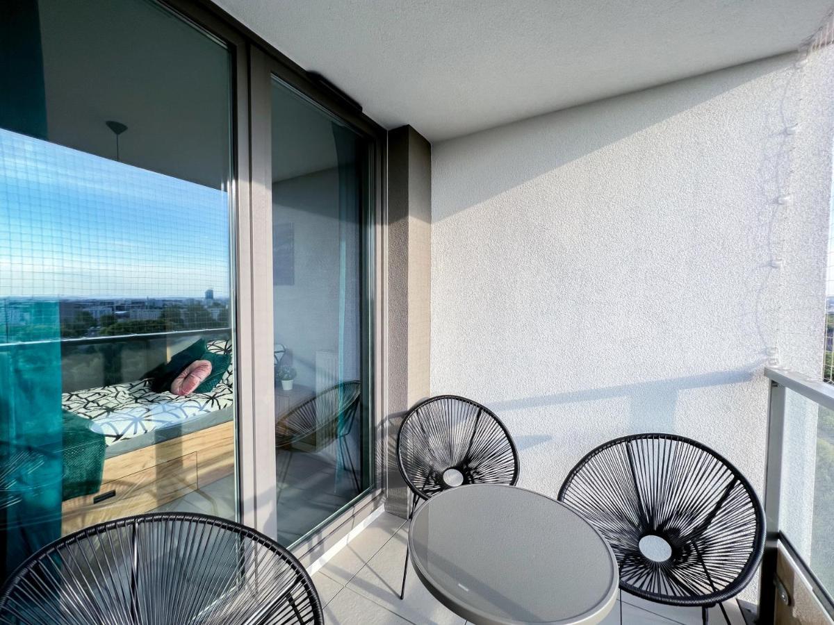 12 Floor Mogilska Tower Apartment Krakow Ngoại thất bức ảnh